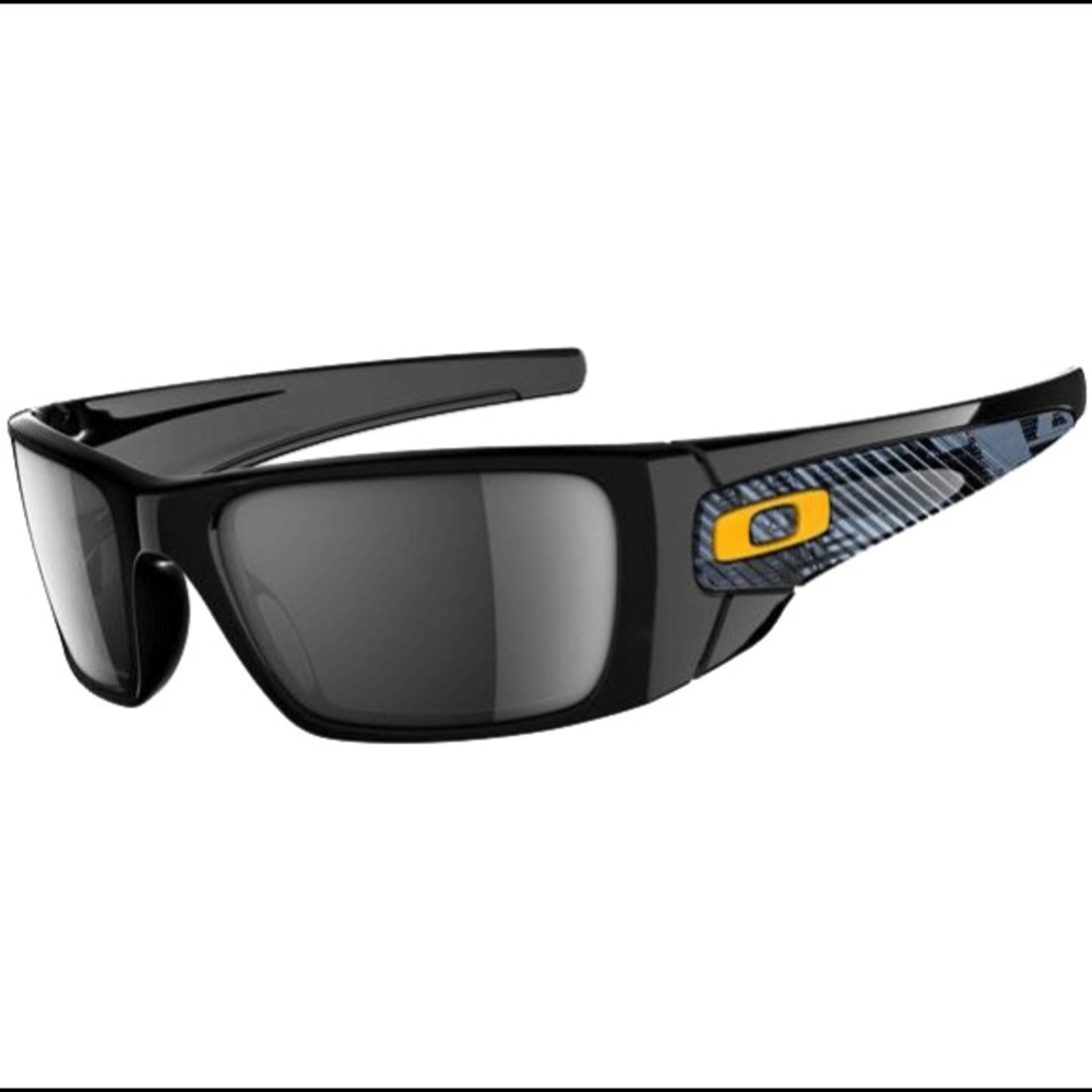 NWOT Authentic Oakley Fuel Cell OO9096-53